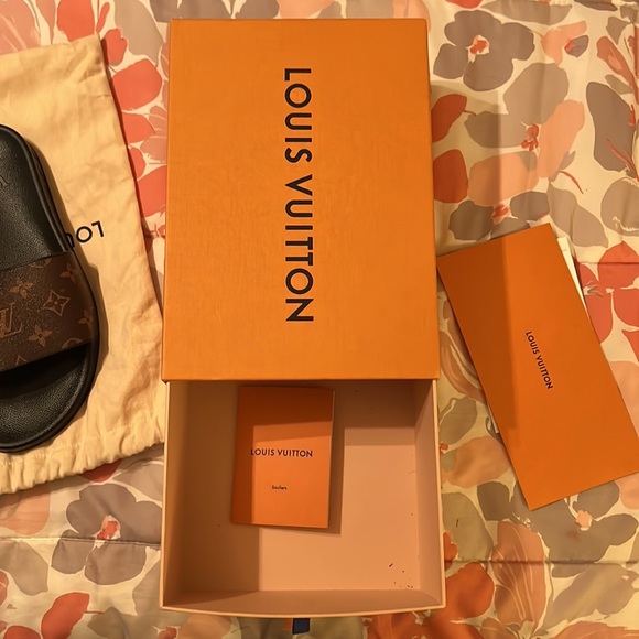 LOUIS VUITTON MEN SLIDES - Picture 11 of 13